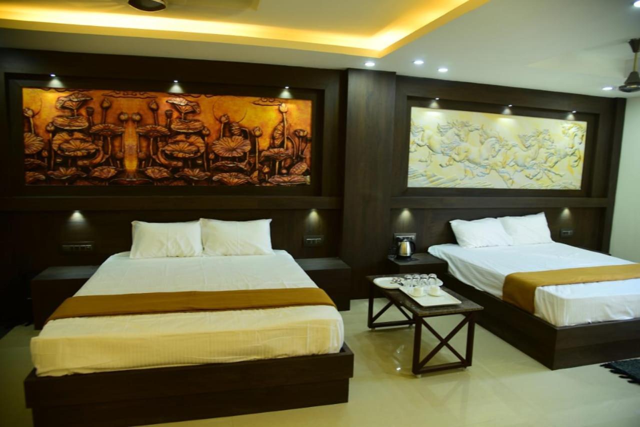 Hotel Vaishnavi Residency Tiptur Tarikere Esterno foto