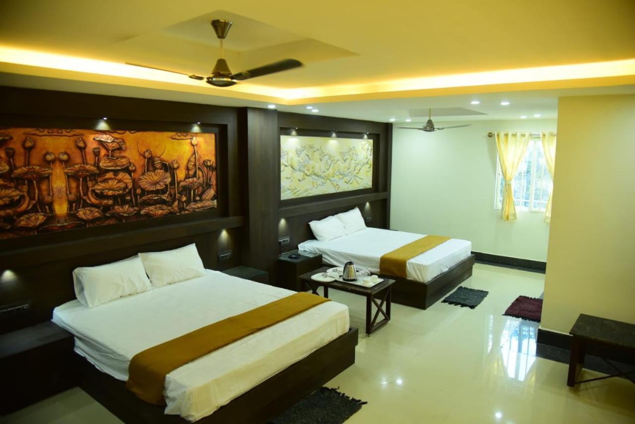 Hotel Vaishnavi Residency Tiptur Tarikere Esterno foto